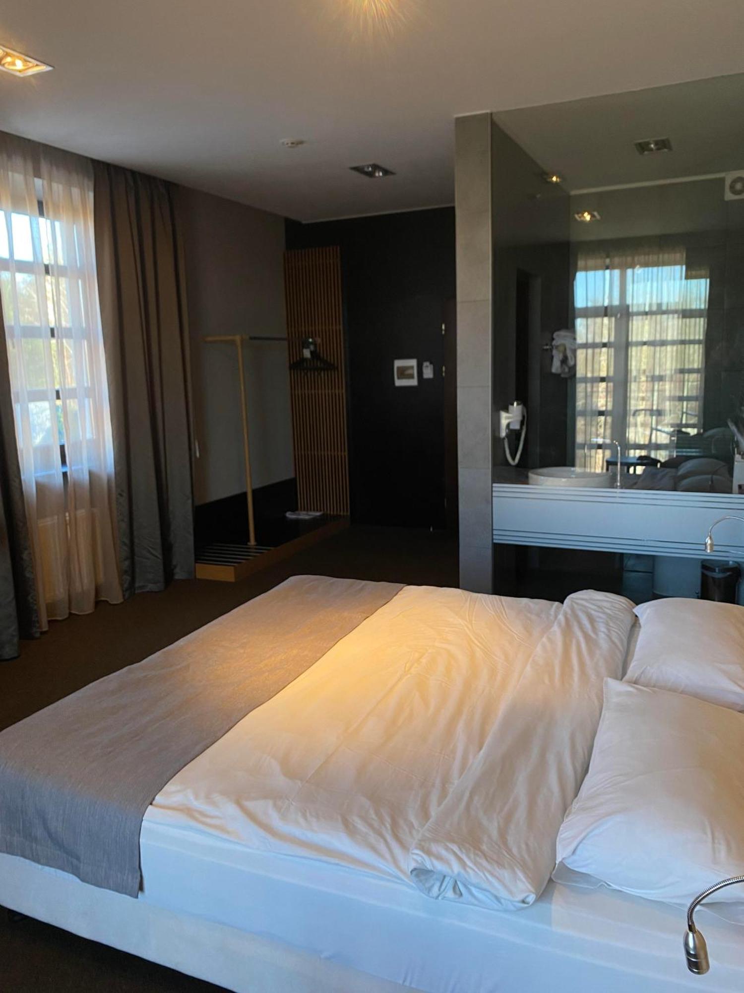 Park Hotel Switzerland Obariv Exteriör bild